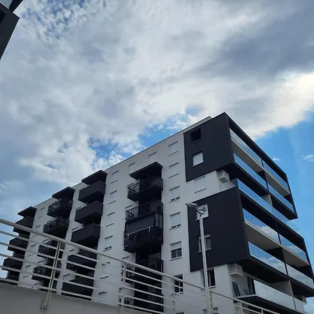 Sky View * Ζαντάρ