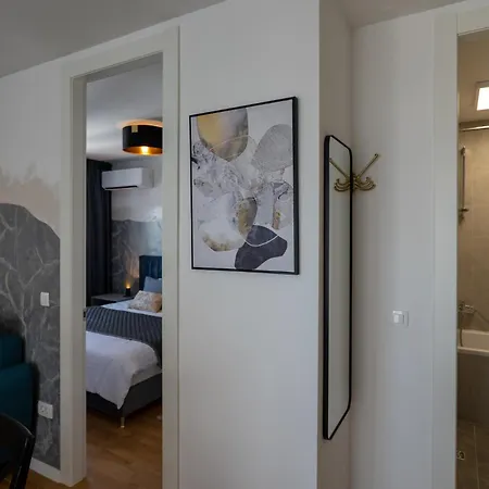 Sky View Apartment